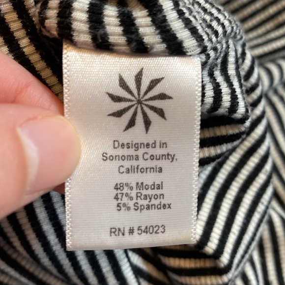 Athleta Encinitas Black White Stripe Ribbed Stretch Midi Skirt sz S - Picture 8 of 8